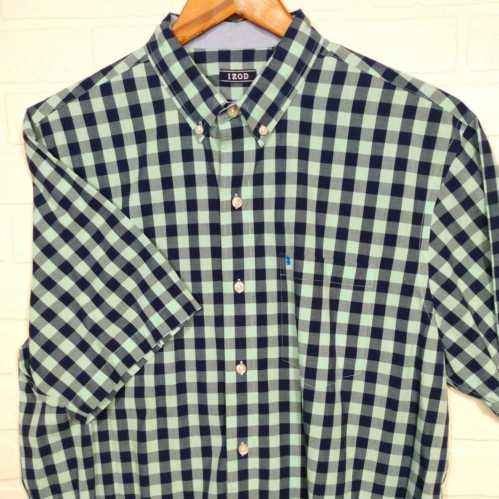 Izod men's blue and turquois plaid men's short sleeve button shirt M medium